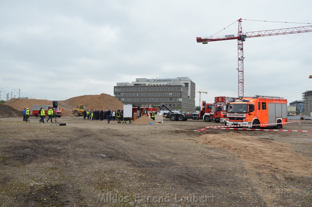 Erster Spatenstich Neues Feuerwehrzentrum Koeln Kalk Gummersbacherstr P159.JPG - Miklos Laubert